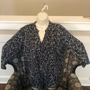 Women’s Faded Glory black and white blouse, L